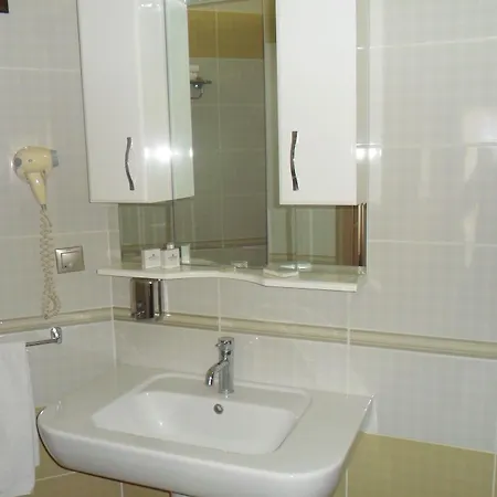 Otel Asmin 3*