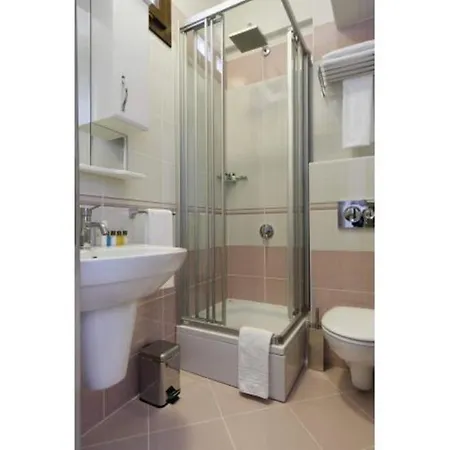 Hotel Asmin 3*